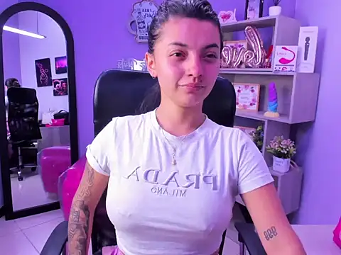 Liisaa Kiss online show from November 27, 3:29 am