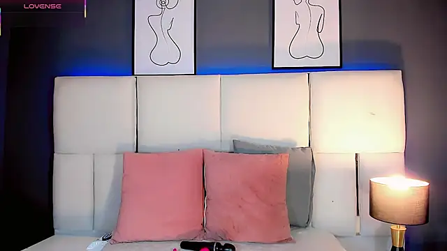 Snapshot of KIISHANNY chatting on April 20, 6:05 am KIISHANNY online show from April 20, 6:05 am