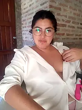 morenalatinaa online show from March 13, 6:13 pm