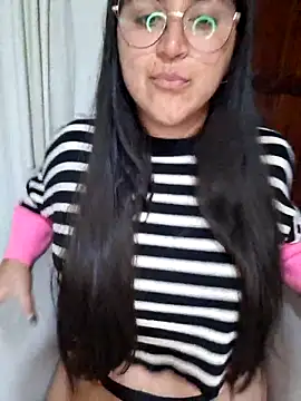 morenalatinaa online show from April 10, 2:29 am