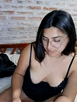 morenalatinaa online show from April 30, 2:18 am