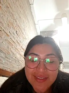 morenalatinaa online show from April 17, 4:26 am