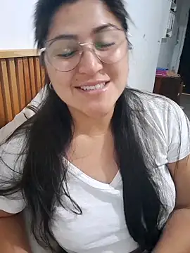 morenalatinaa online show from April 27, 12:58 pm