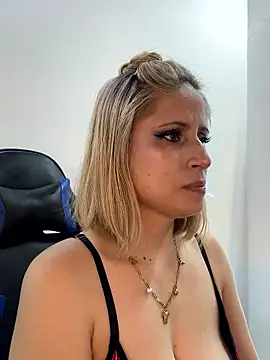 Adeline 1 online show from January 12, 2:29 am