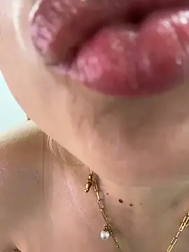 Adeline 1 online show from February 3, 2:53 am