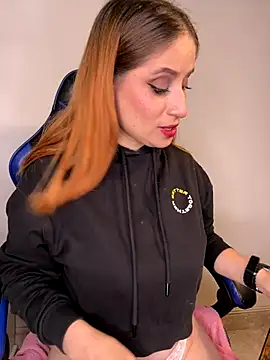 Adeline 1 online show from October 20, 9:15 pm