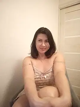 Snapshot of Ambika_beauty chatting on May 6, 8:02 pm Ambika beauty online show from May 6, 8:02 pm
