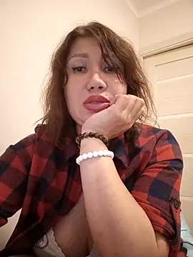 Snapshot of Ambika_beauty chatting on October 17, 7:48 pm Ambika beauty online show from October 17, 7:48 pm