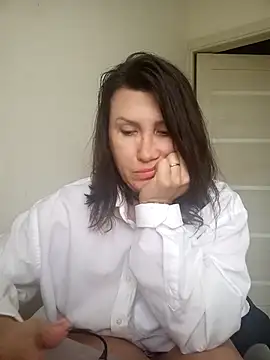 Snapshot of Ambika_beauty chatting on May 11, 2:45 pm Ambika beauty online show from May 11, 2:45 pm