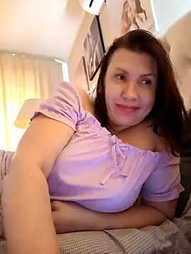 Snapshot of Ambika_beauty chatting on April 28, 8:19 am Ambika beauty online show from April 28, 8:19 am