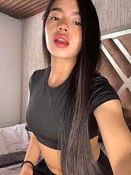 LunaMoore Pink online show from October 25, 1:01 pm