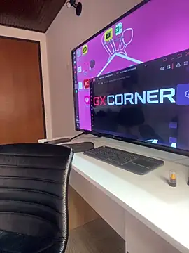 LunaMoore Pink online show from December 19, 12:29 pm