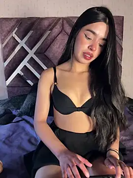 LunaMoore Pink online show from March 6, 12:44 pm