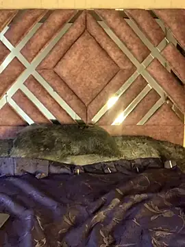 LunaMoore Pink online show from February 23, 3:34 pm