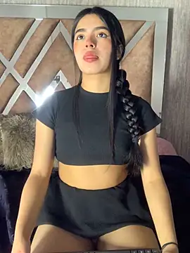 LunaMoore Pink online show from February 11, 12:38 pm