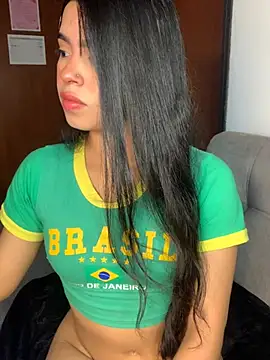 LunaMoore Pink online show from March 17, 12:41 pm