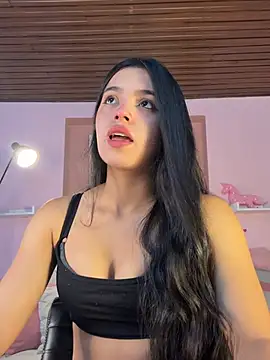 Snapshot of LunaMoore_Pink chatting on July 15, 12:23 pm LunaMoore Pink online show from July 15, 12:23 pm