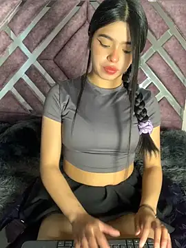 LunaMoore Pink online show from February 5, 12:34 pm