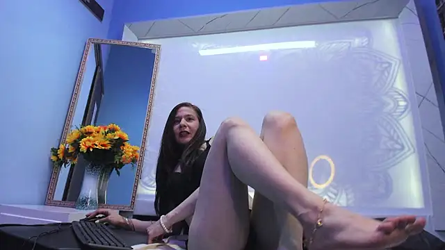 Kylie Bloom online show from January 10, 8:48 pm