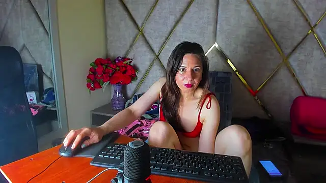 Kylie Bloom online show from April 28, 8:46 pm