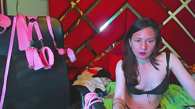 Kylie Bloom online show from March 14, 11:11 pm