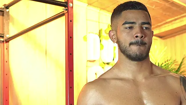 Snapshot of Reik_Vonn chatting on February 6, 12:12 pm Reik Vonn online show from February 6, 12:12 pm