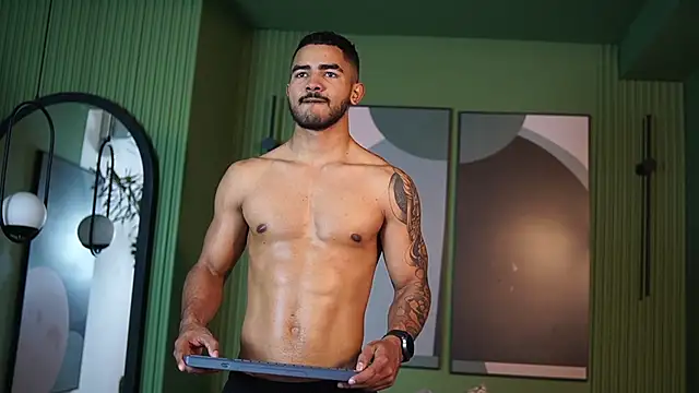 Snapshot of Reik_Vonn chatting on March 3, 12:23 pm Reik Vonn online show from March 3, 12:23 pm