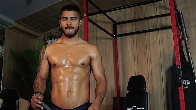 Snapshot of Reik_Vonn chatting on February 11, 12:27 pm Reik Vonn online show from February 11, 12:27 pm