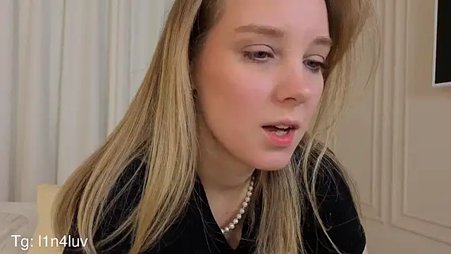 AIicaparkerc online show from November 16, 9:30 pm