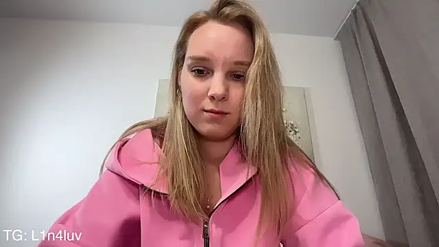 AIicaparkerc online show from April 9, 4:57 pm