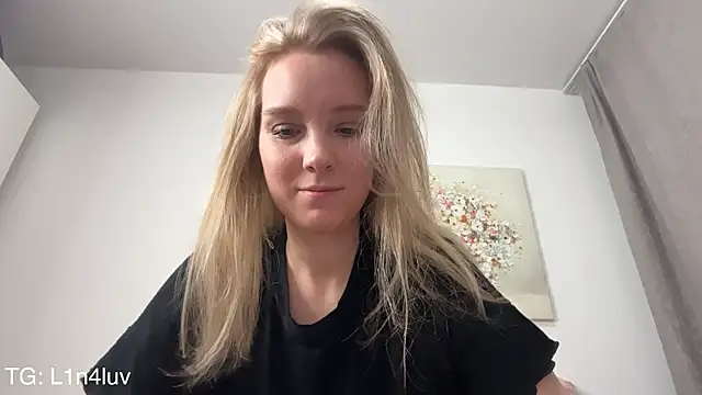 AIicaparkerc online show from February 5, 9:21 pm