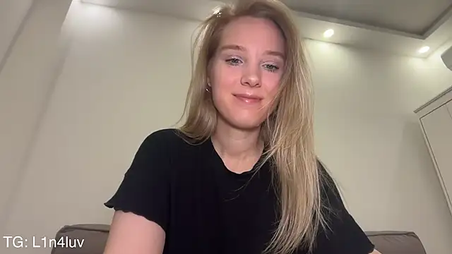 AIicaparkerc online show from May 10, 5:26 pm