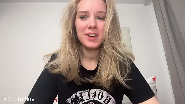 AIicaparkerc online show from February 9, 3:04 am