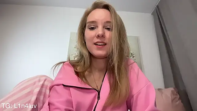 AIicaparkerc online show from April 1, 6:16 pm