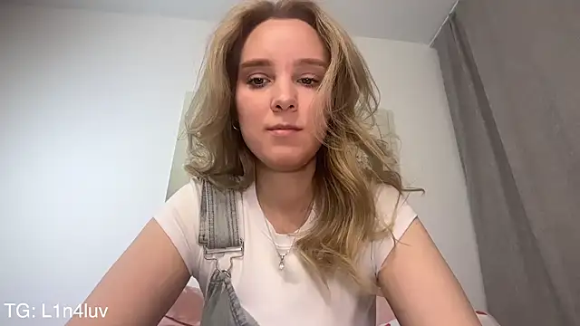 AIicaparkerc online show from March 26, 4:16 pm