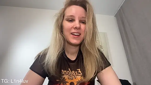 AIicaparkerc online show from March 13, 4:12 pm