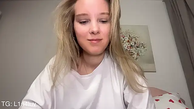 AIicaparkerc online show from March 23, 5:02 pm