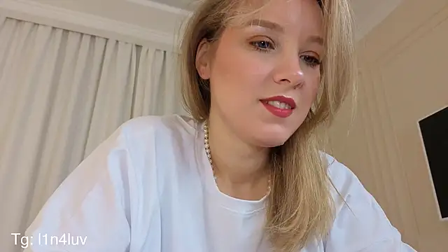 AIicaparkerc online show from November 10, 9:31 pm