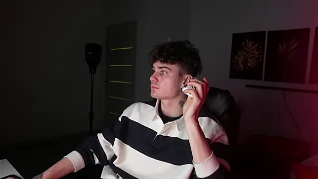 Nick Phillip online show from January 10, 2:45 pm