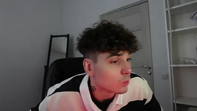 Nick Phillip online show from January 11, 7:15 am