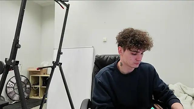 Nick Phillip online show from November 29, 2:39 pm