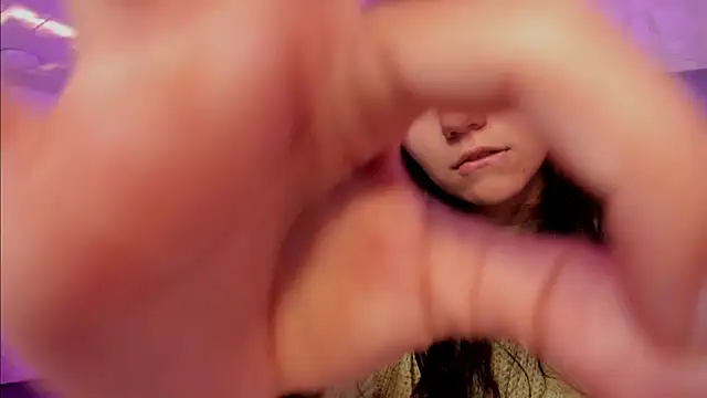 HollyPeach online show from April 7, 7:26 pm