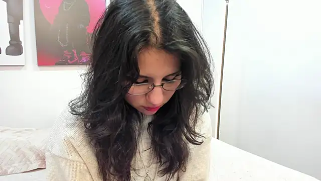 Snapshot of HollyPeach chatting on June 10, 7:37 pm HollyPeach online show from June 10, 7:37 pm