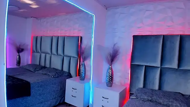 HollyPeach online show from January 12, 7:42 pm