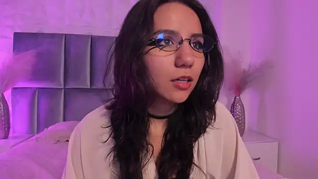 HollyPeach online show from March 20, 7:37 pm