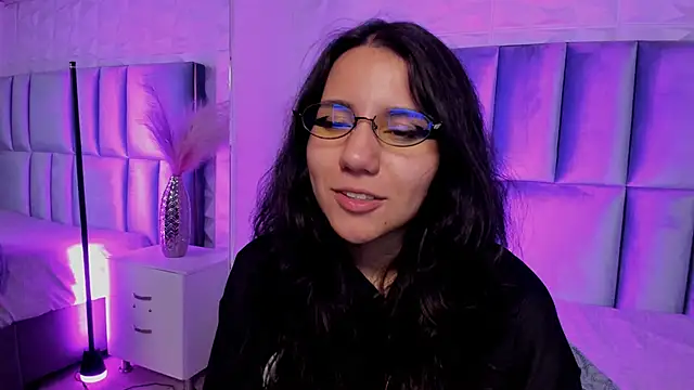 HollyPeach online show from April 21, 1:42 am