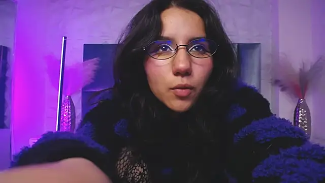 HollyPeach online show from March 23, 7:36 pm