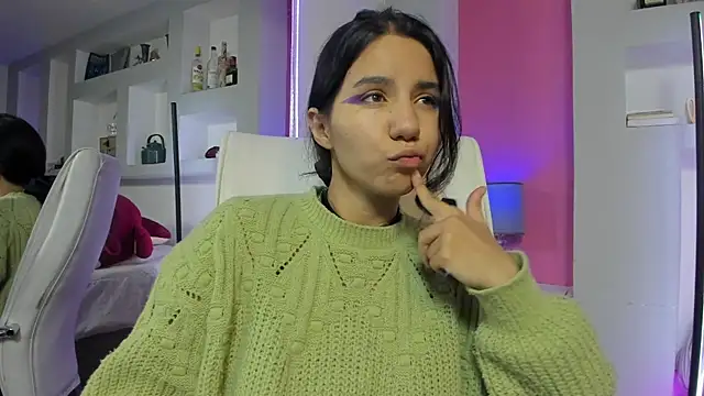 HollyPeach online show from March 26, 7:34 pm