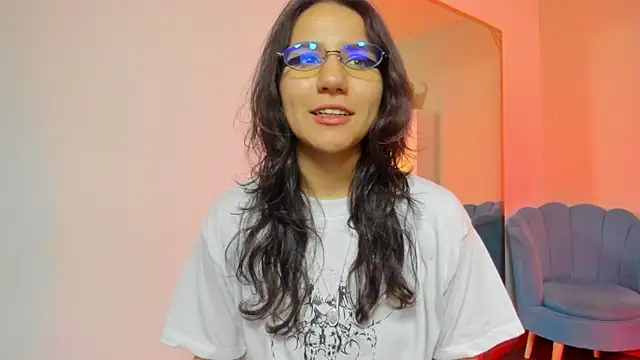 HollyPeach online show from March 22, 5:47 pm