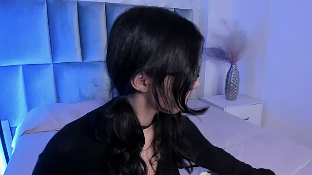 HollyPeach online show from May 18, 7:51 pm